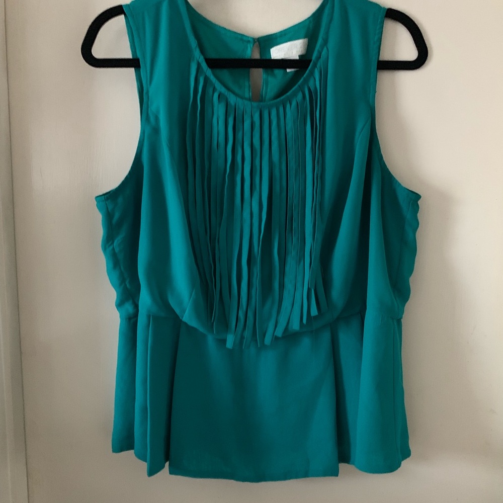 Sleeveless fringe blouse